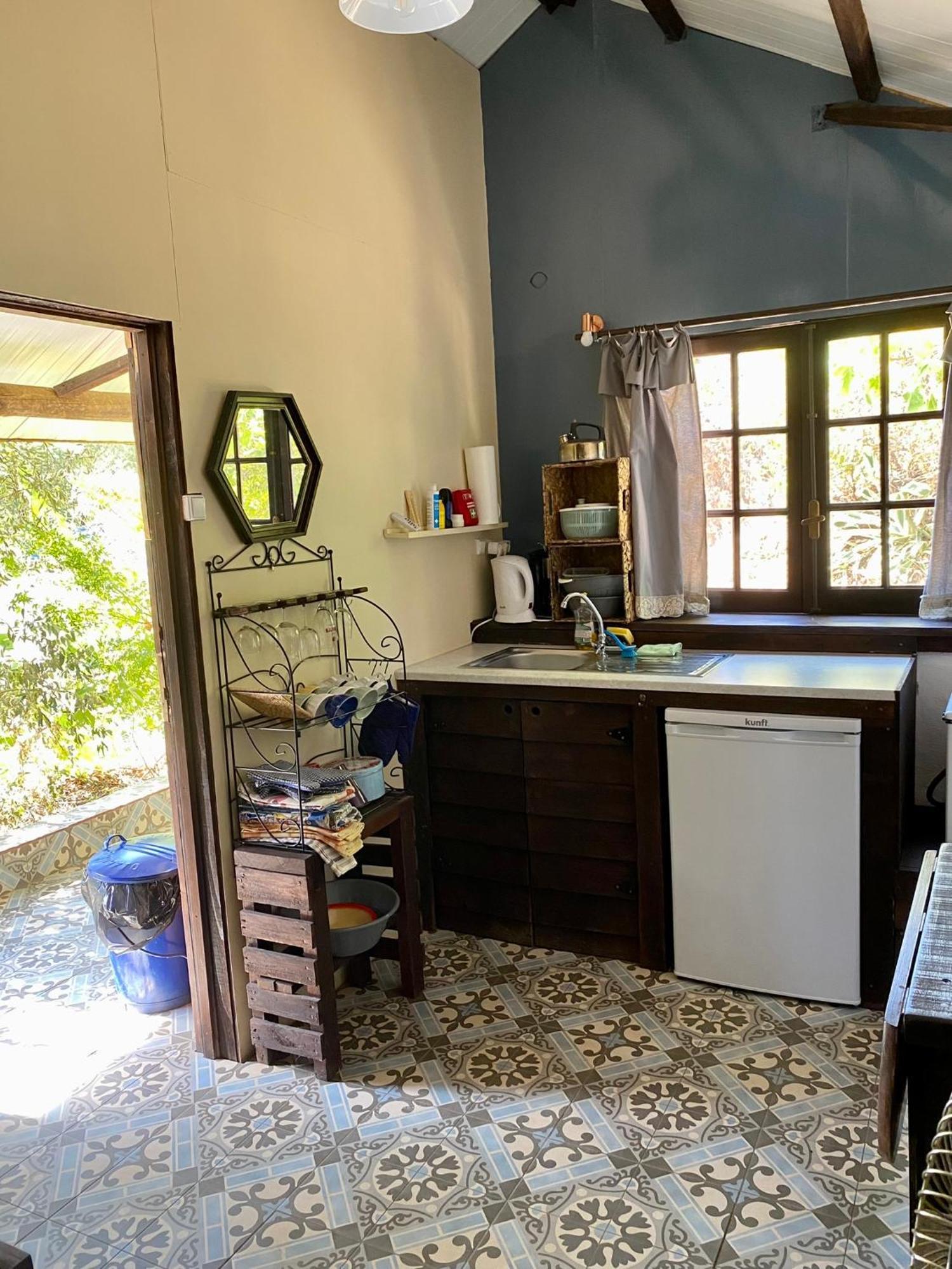 Unique Tiny House With Natural Building Techniques 菲盖罗杜什维纽什 外观 照片