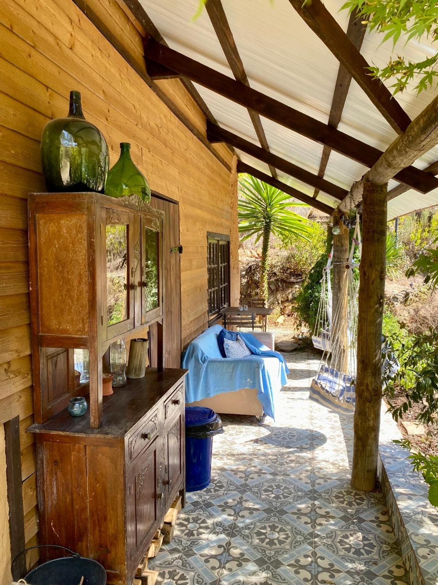 Unique Tiny House With Natural Building Techniques 菲盖罗杜什维纽什 外观 照片